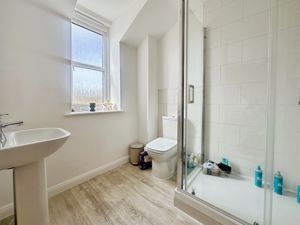 En Suite- click for photo gallery